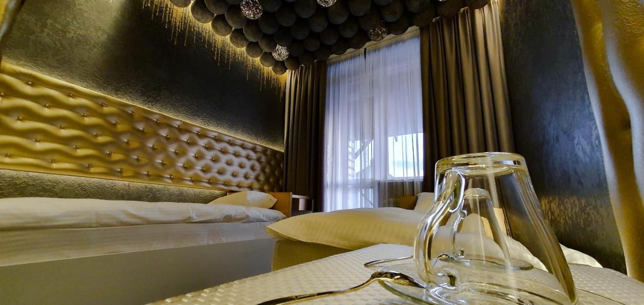 Pidkova Hotel รีฟเน ภายนอก รูปภาพ