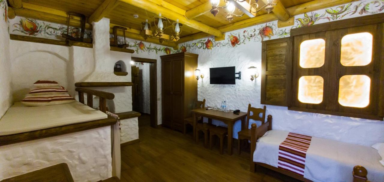 Pidkova Hotel รีฟเน ภายนอก รูปภาพ