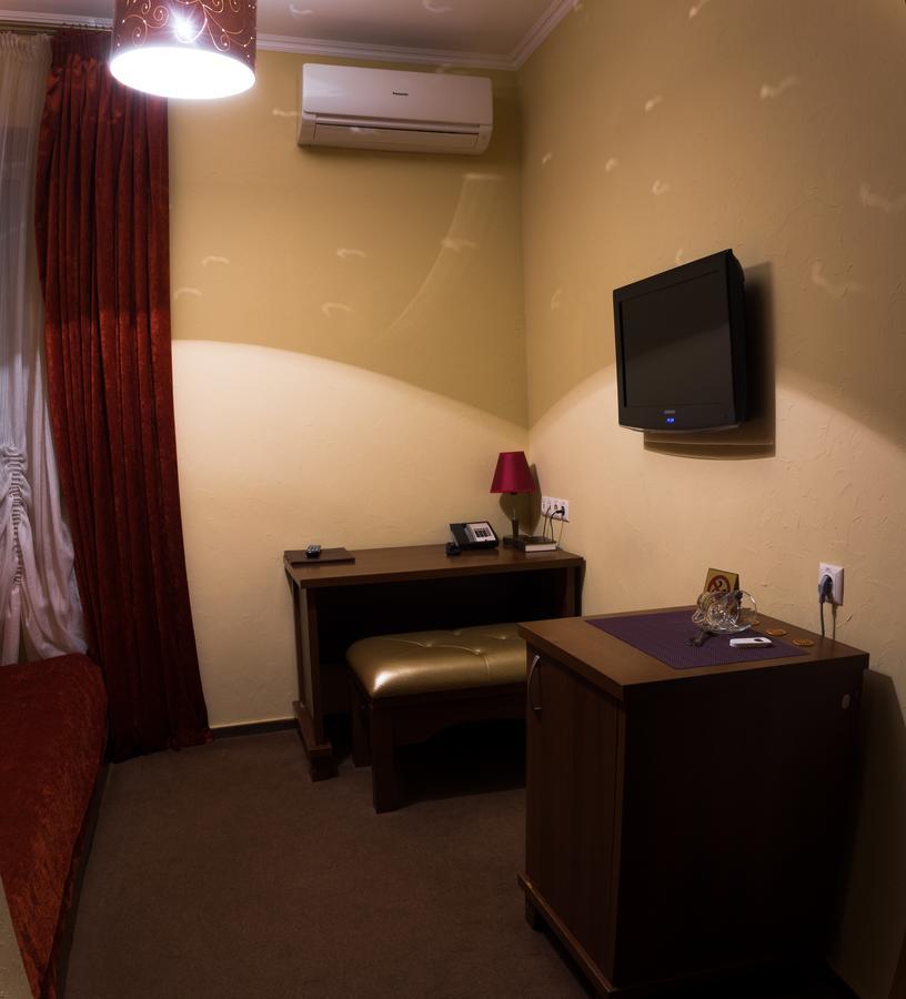 Pidkova Hotel รีฟเน ภายนอก รูปภาพ