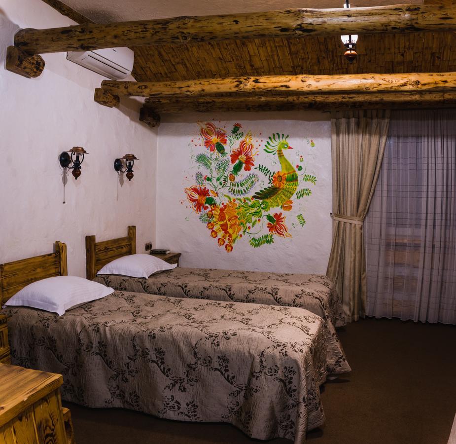 Pidkova Hotel รีฟเน ภายนอก รูปภาพ